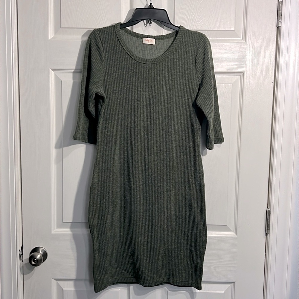 Hailey & Co. women’s ribbed green dress - Size Large